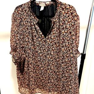 Target Ava & Viv Size 4X. Fully lined blouse.